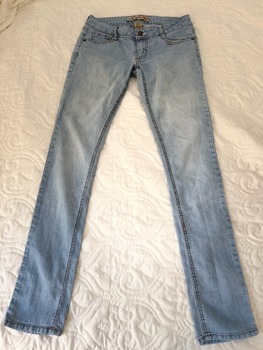 Light Wash Skinny Women’s Jeans - Casual Stretch Denim